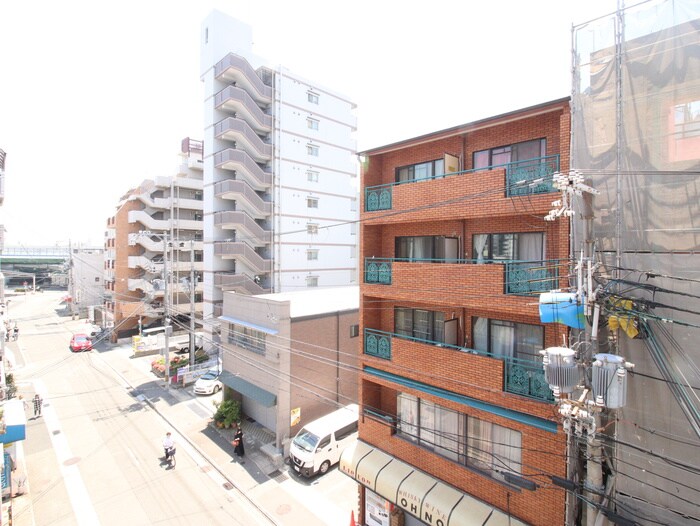 物件内観写真16　(室内からの展望)