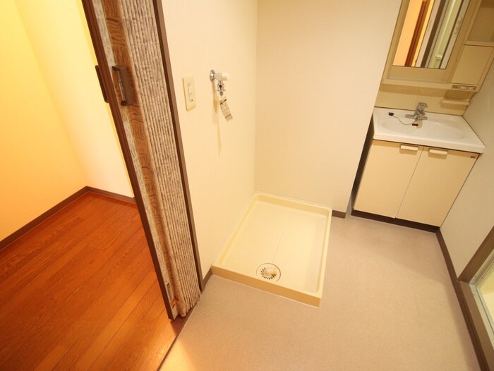 物件内観写真17　(洗濯機置場)