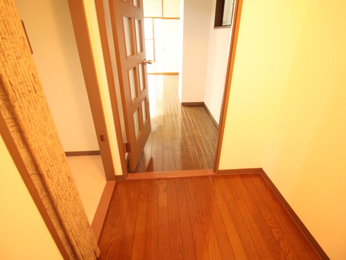 物件内観写真20　(廊下)