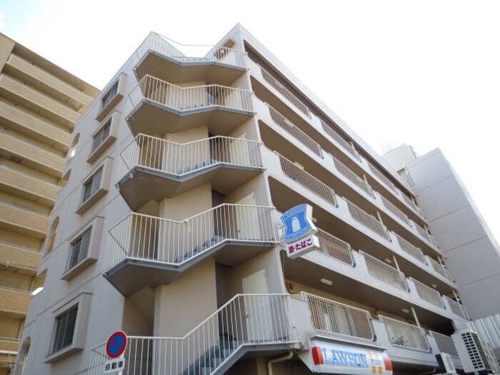 三嶋マンションの外観写真