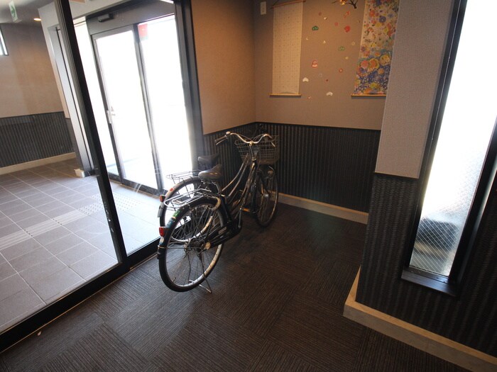 物件外観写真4　(駐輪場)