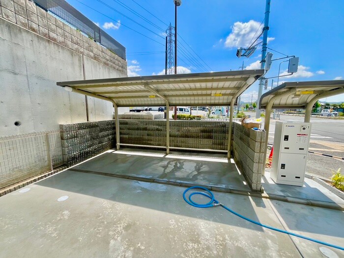 物件外観写真3　(駐輪場)