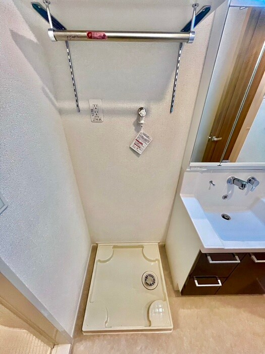 物件内観写真16　(洗濯機置場)