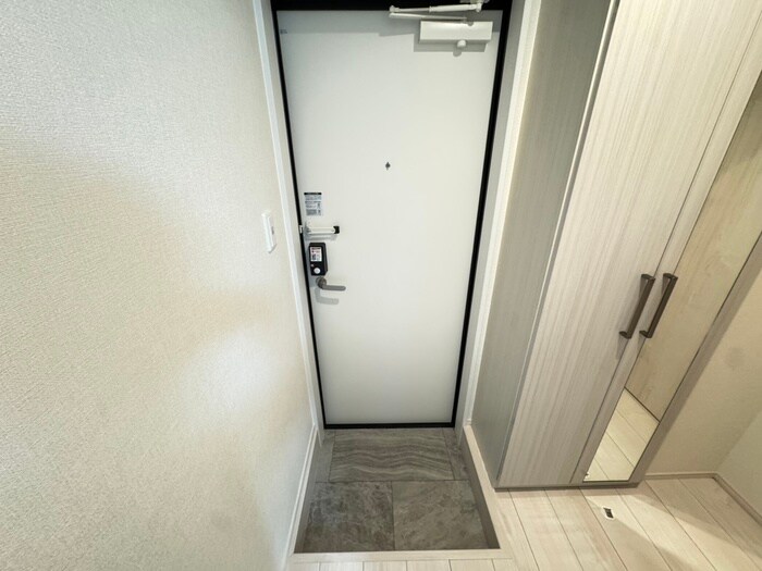 物件内観写真13　(玄関)