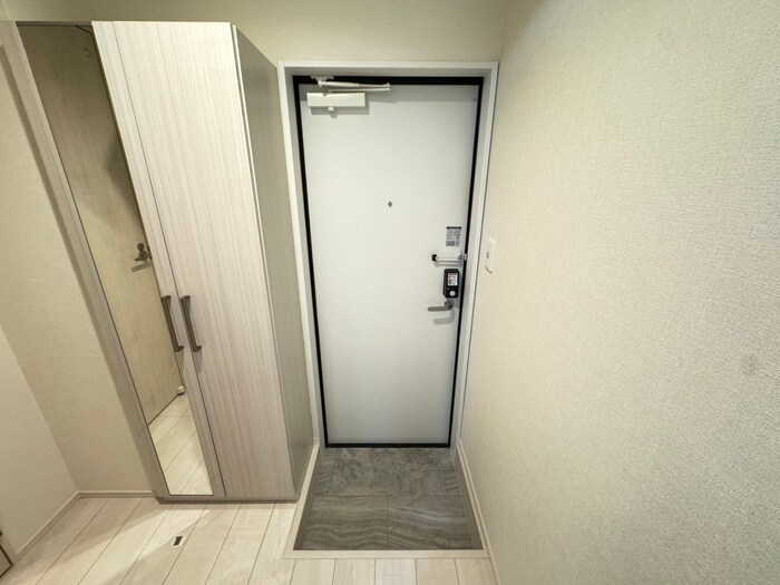 物件内観写真13　(玄関)