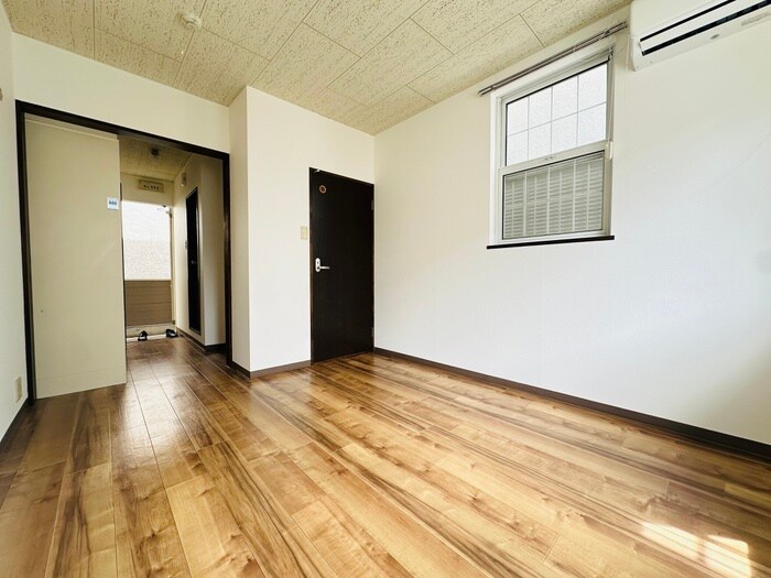 物件内観写真9　(居室)