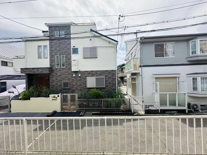 物件内観写真22　(室内からの展望)