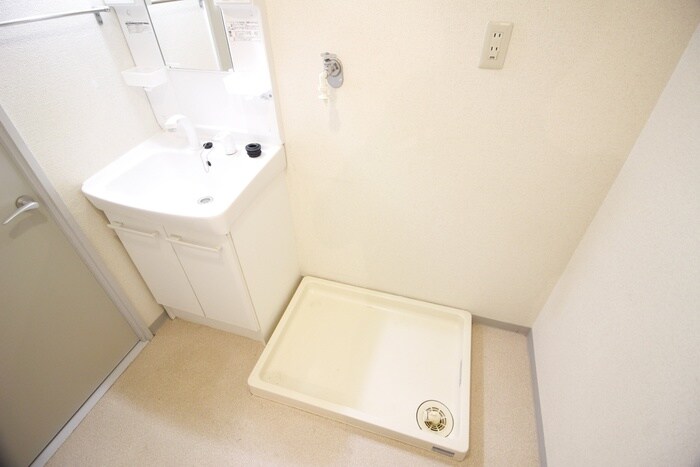 物件内観写真15　(洗濯機置場)