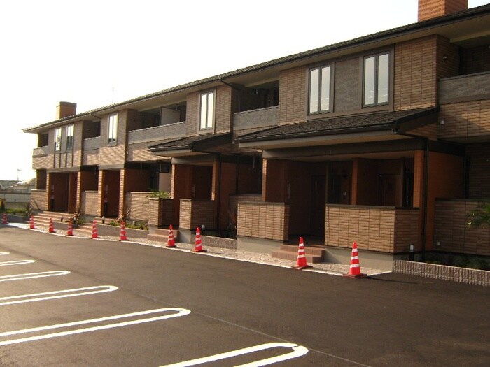 物件外観写真2　(外観写真)