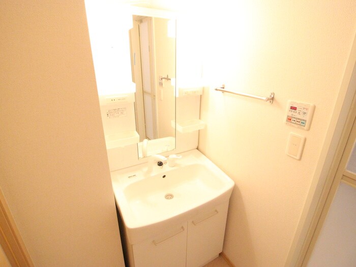 物件内観写真8　(洗面)