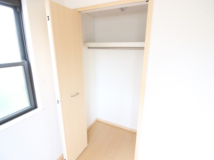 物件内観写真12　(収納)