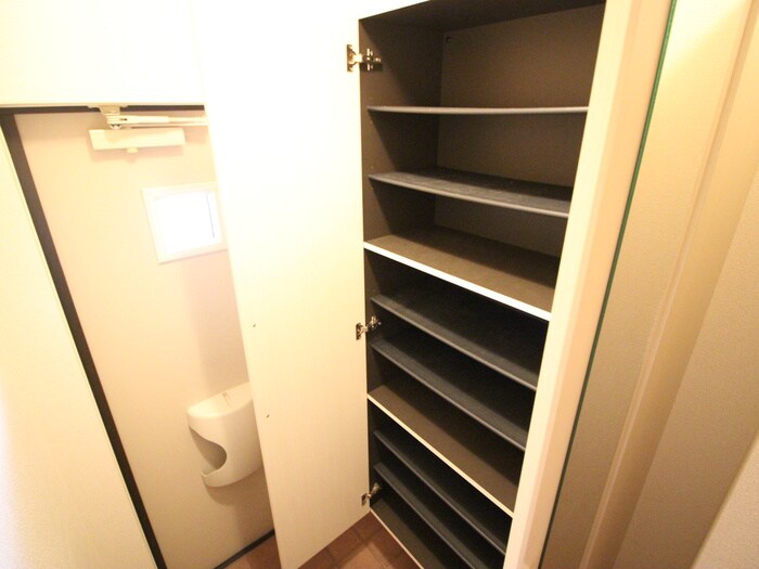 物件内観写真16　(靴箱)