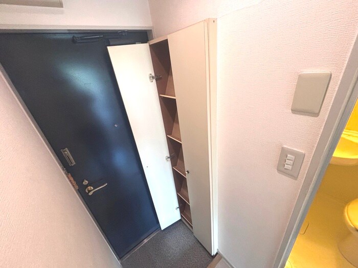 物件内観写真11　(室内からの展望)