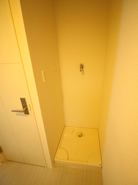 物件内観写真11　(洗濯機置場)