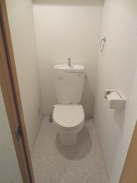 物件内観写真12　(トイレ)