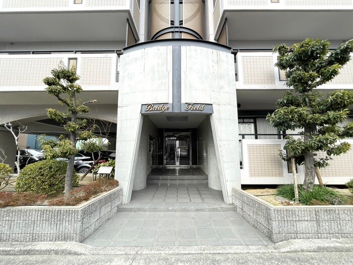 物件外観写真5　(エントランス部分)