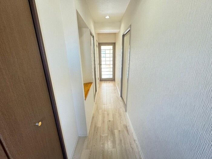 物件内観写真17　(廊下)