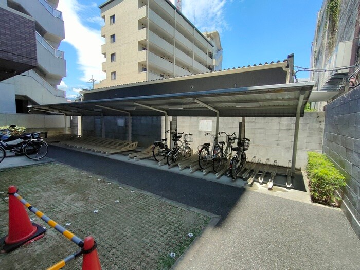 物件外観写真3　(駐輪場)