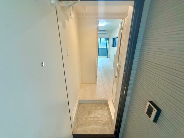 物件内観写真8　(玄関)