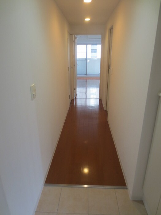 物件内観写真14　(廊下)