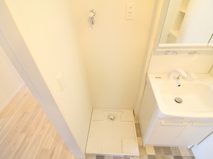 物件内観写真14　(洗濯機置場)