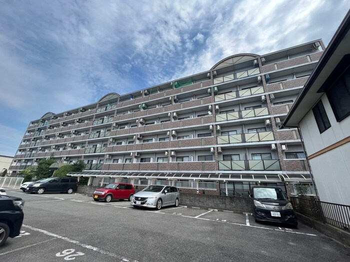 物件外観写真2　(駐車場)