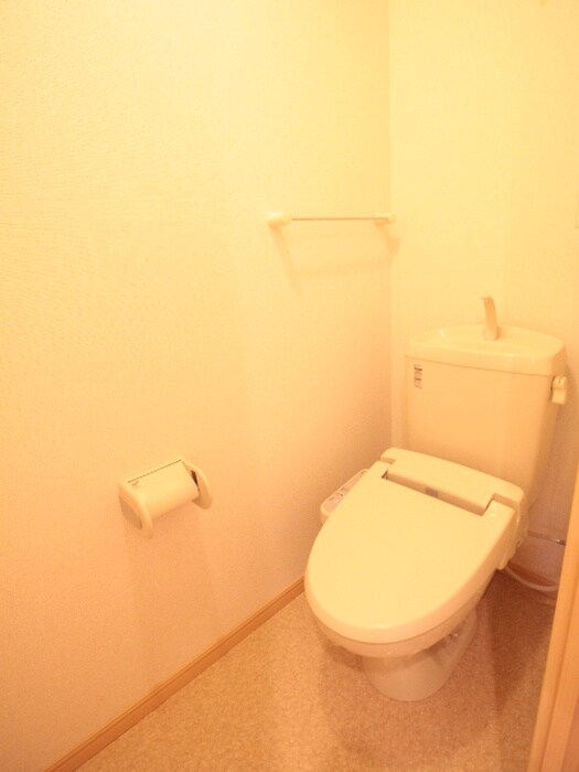 物件内観写真8　(トイレ)