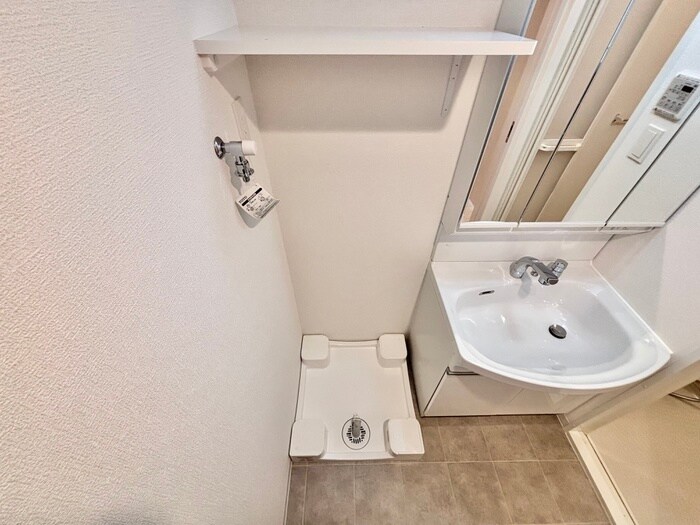 物件内観写真17　(洗濯機置場)