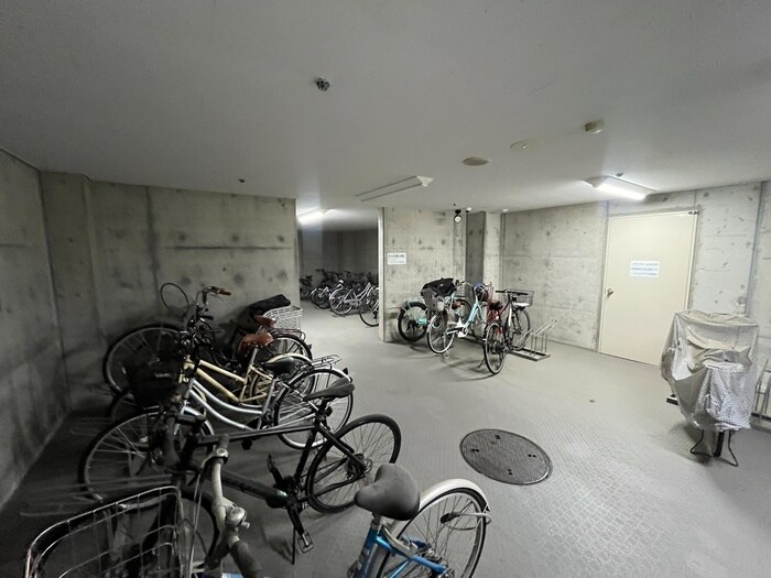 物件外観写真5　(駐輪場)