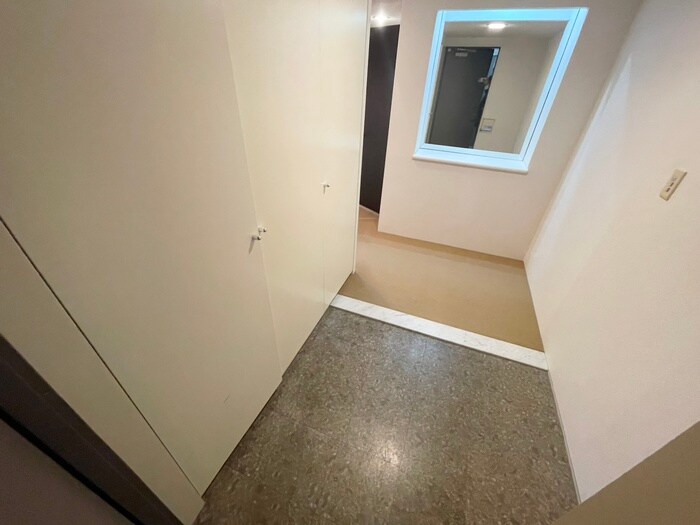 物件内観写真17　(玄関)