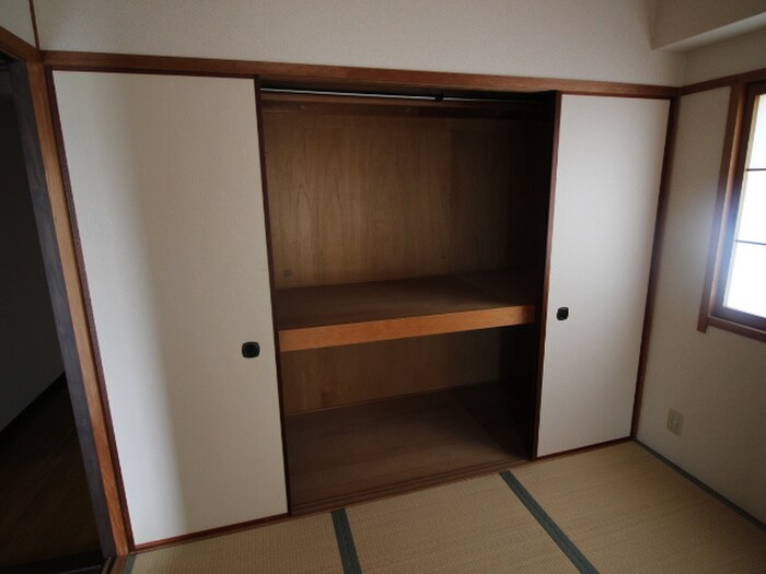 物件内観写真12　(収納)