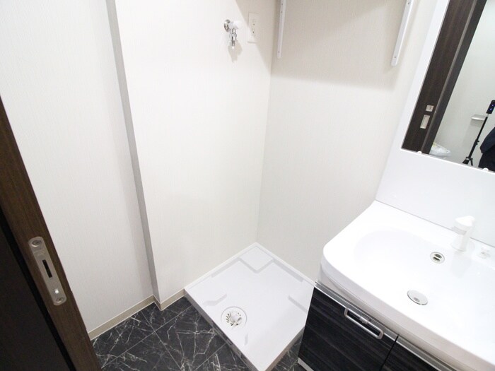 物件内観写真14　(洗濯機置場)