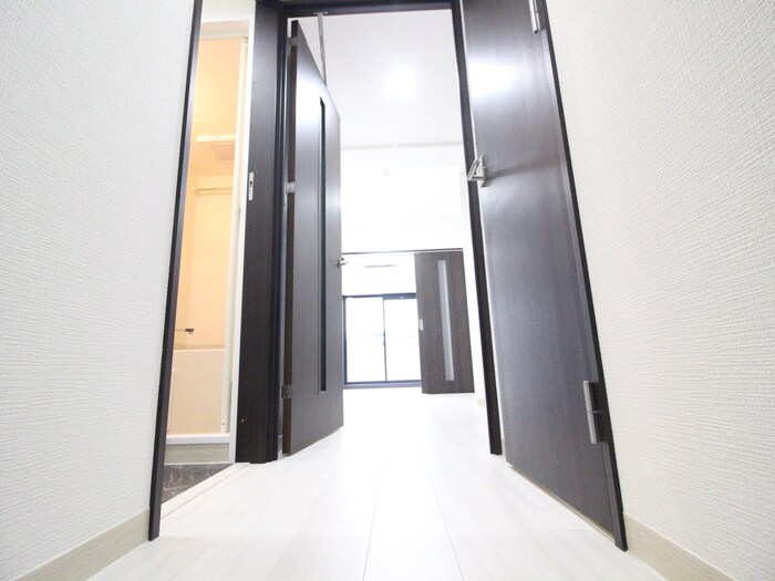 物件内観写真16　(廊下)