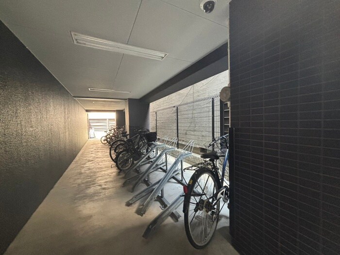物件外観写真4　(駐輪場)