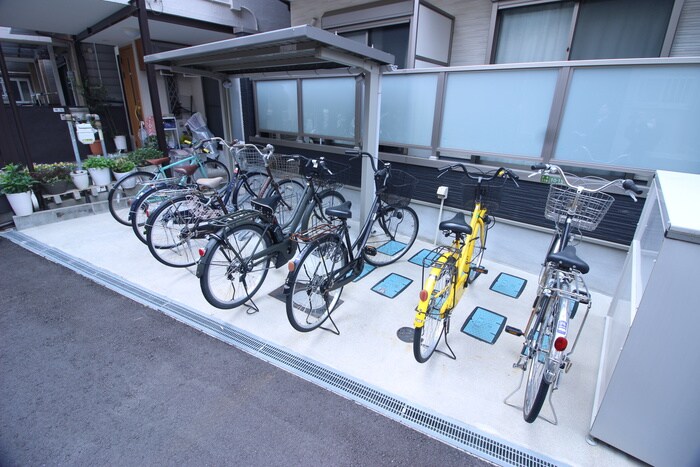 物件外観写真5　(駐輪場)