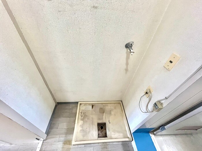 物件内観写真14　(洗濯機置場)