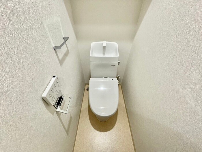 物件内観写真4　(トイレ)