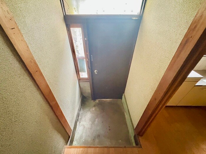 物件内観写真18　(玄関)