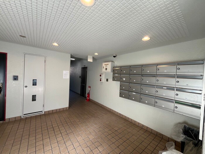 物件外観写真5　(エントランス部分)