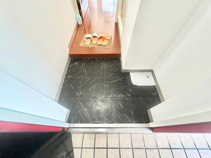 物件内観写真17　(玄関)