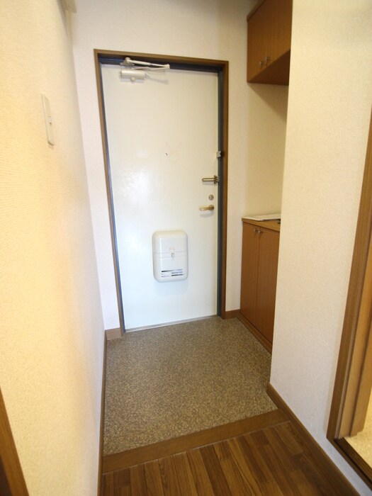 物件内観写真13　(玄関)