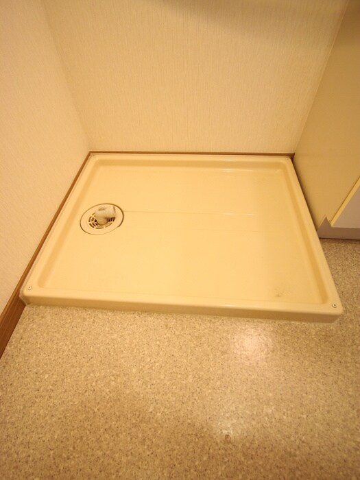 物件内観写真16　(洗濯機置場)