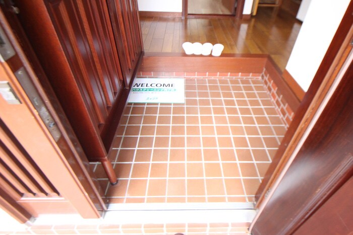 物件内観写真18　(玄関)