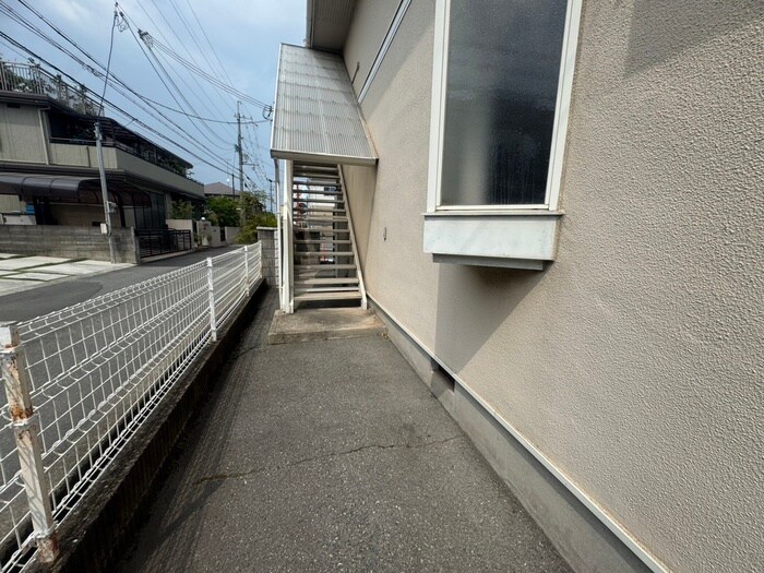 物件外観写真5　(エントランス部分)