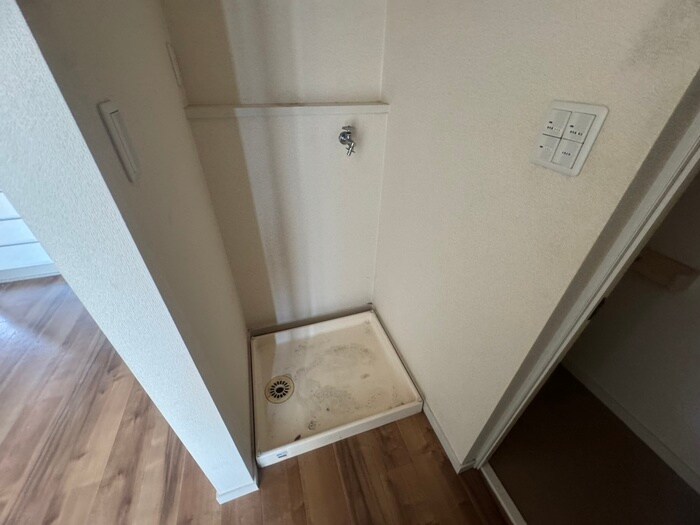 物件内観写真13　(洗濯機置場)