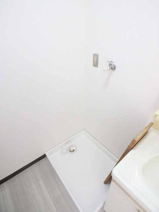 物件内観写真11　(洗濯機置場)