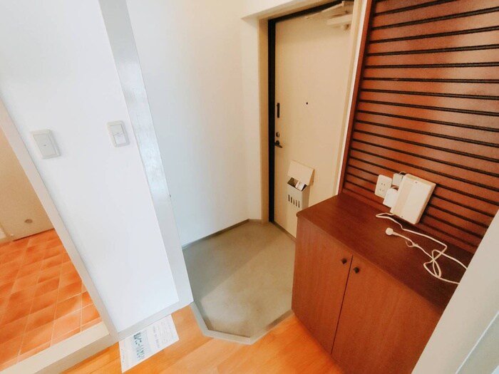 物件内観写真7　(玄関)