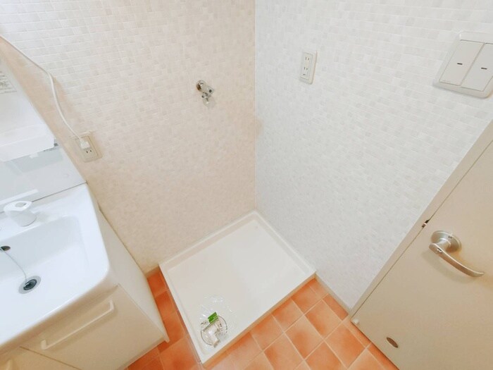 物件内観写真10　(洗濯機置場)