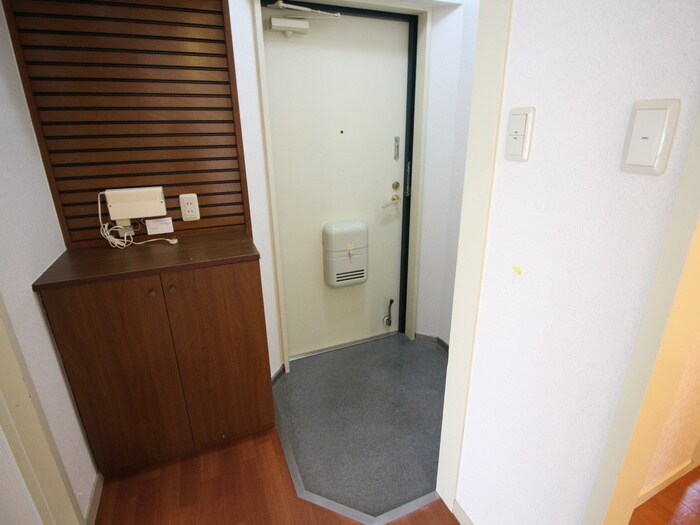 物件内観写真16　(玄関)