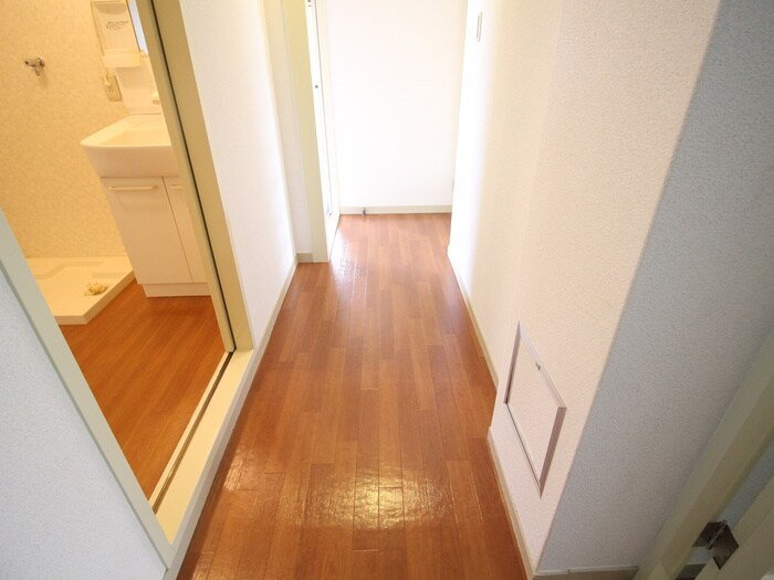 物件内観写真18　(廊下)